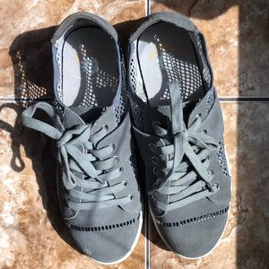 Yellowbox sneakers size 10